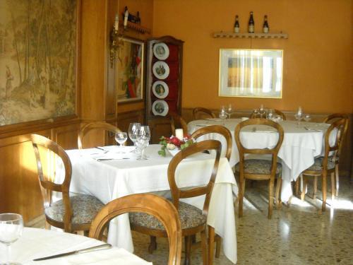 Hotel Regina Pinerolo ภายนอก รูปภาพ