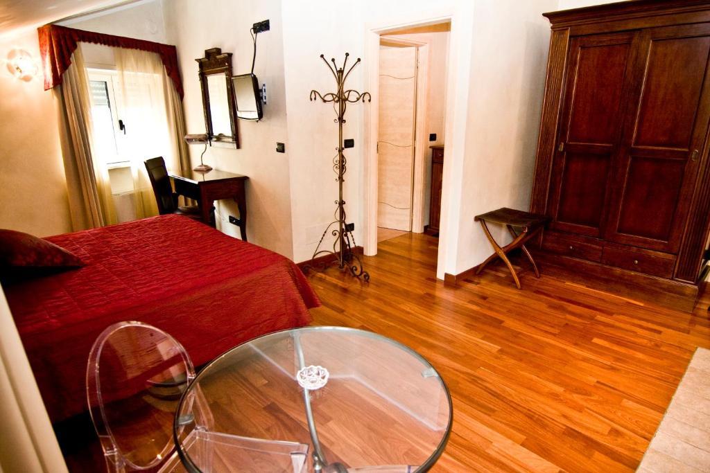 Hotel Regina Pinerolo ห้อง รูปภาพ