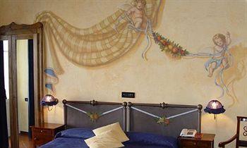 Hotel Regina Pinerolo ภายนอก รูปภาพ